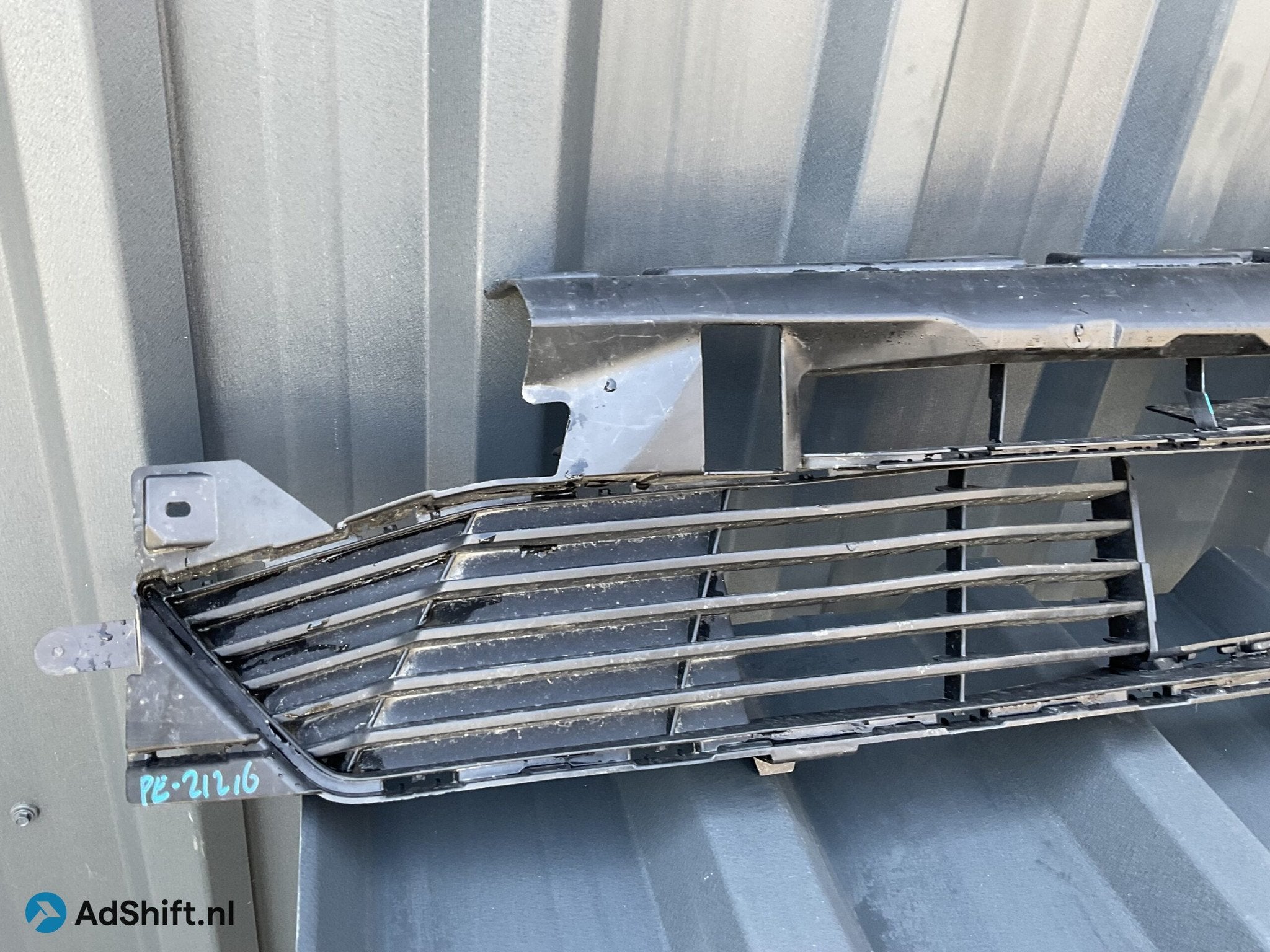 Bumper Rooster Peugeot 3008 5008 9836768377 onder Gril PE-21, Auto-onderdelen