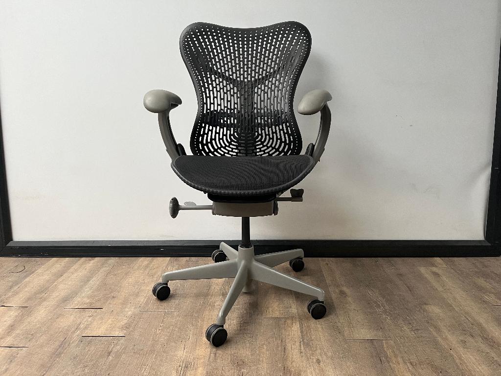 Herman Miller (Mirra) (Donker grijs) Tweedehands, Ophalen, Gebruikt, Grijs