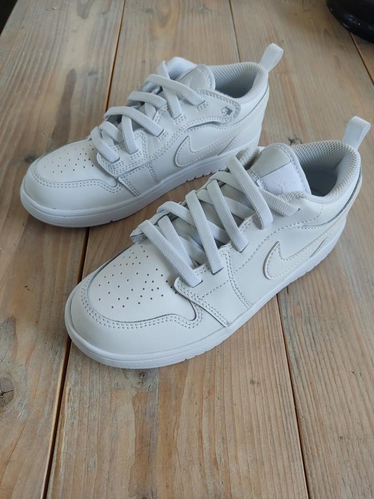 Nike Air Jordan 1 Low sneakers voor kinderen, Ophalen of Verzenden, Zo goed als nieuw, Jongen of Meisje, Schoenen