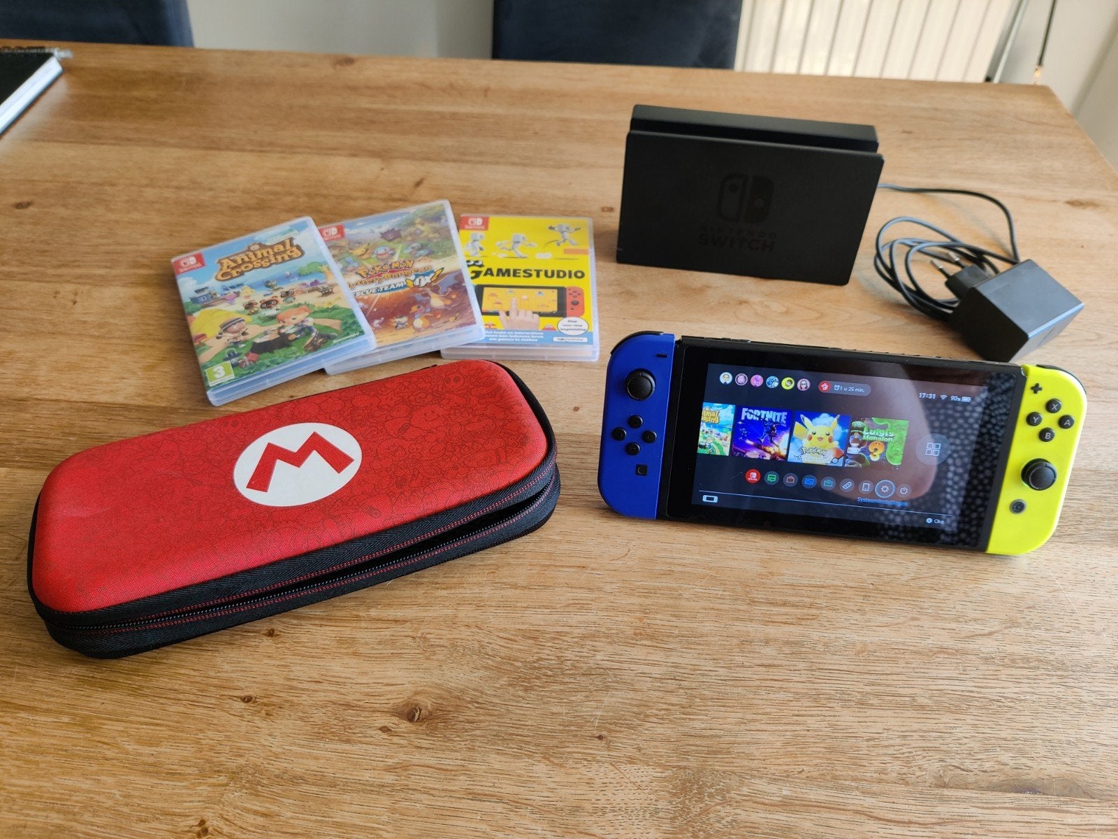 Nintendo Switch met 3 games, docking station en tasje, Met 2 controllers, Ophalen of Verzenden, Switch Original, Gebruikt