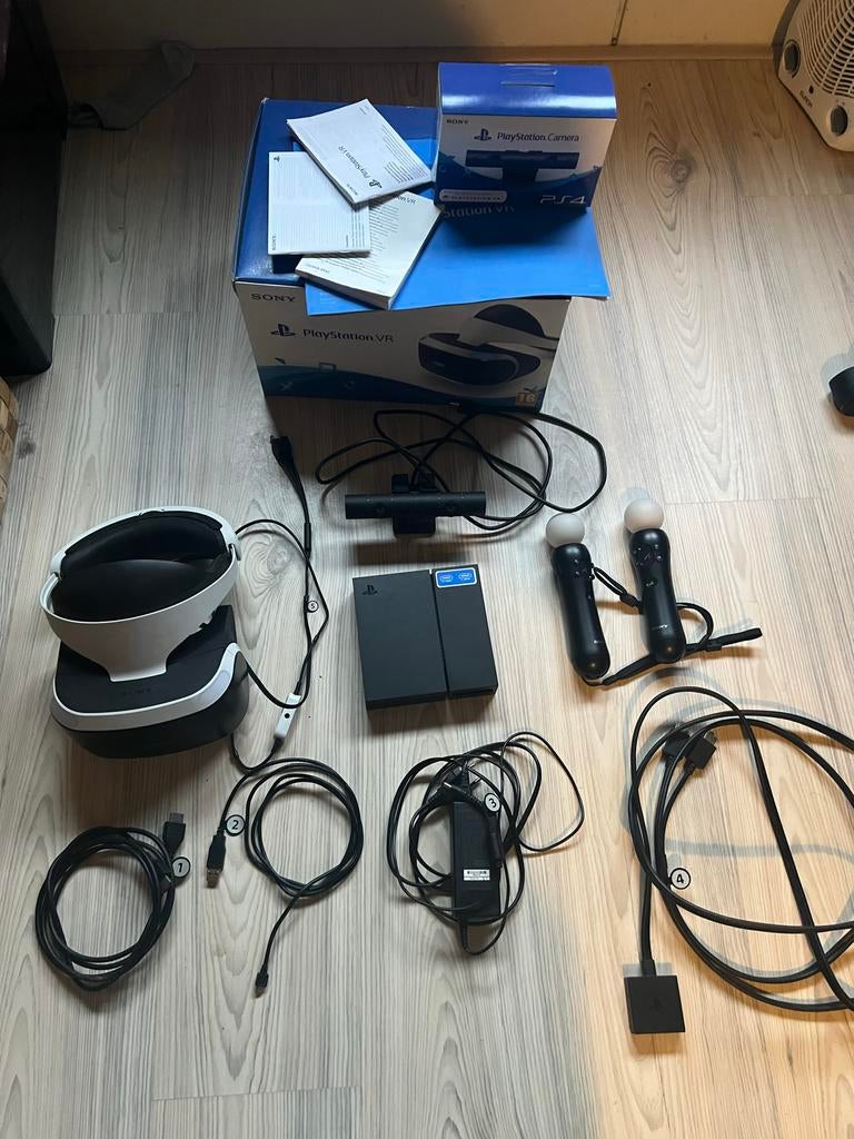 PS VR1 voor PS4 + 2 Move Controllers + Farpoint + Doos, Computers en Software, Pc- en Netwerkkabels, Gebruikt, Ophalen of Verzenden