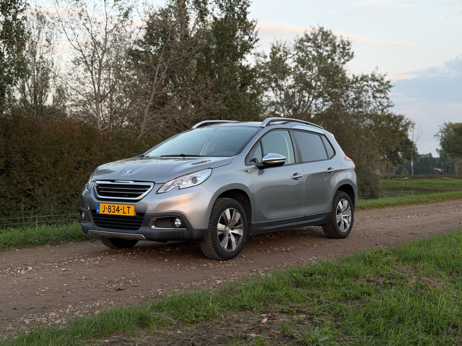 Peugeot 2008 1.2 VTI 60KW/82PK 2015 Grijs Zeer netjes!, Auto's, Voorwielaandrijving, 40 €/maand, 1199 cc, Handgeschakeld