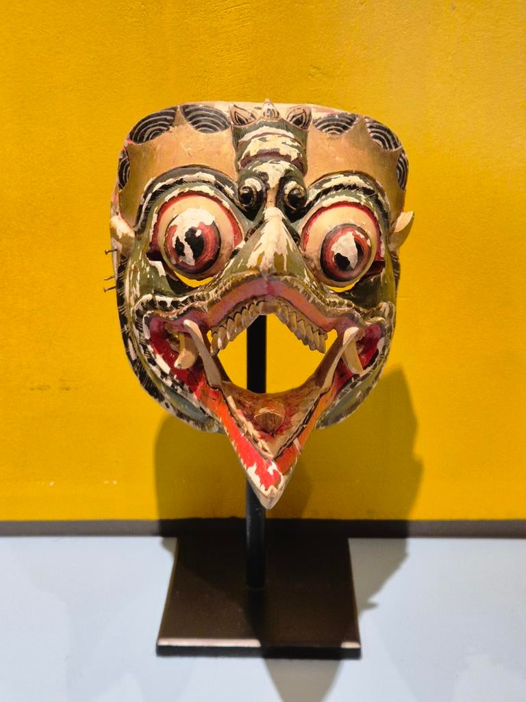 Oud Garuda Masker met Karaktervolle Beschadigingen, Antiek en Kunst, Kunst | Niet-Westerse kunst, Ophalen of Verzenden