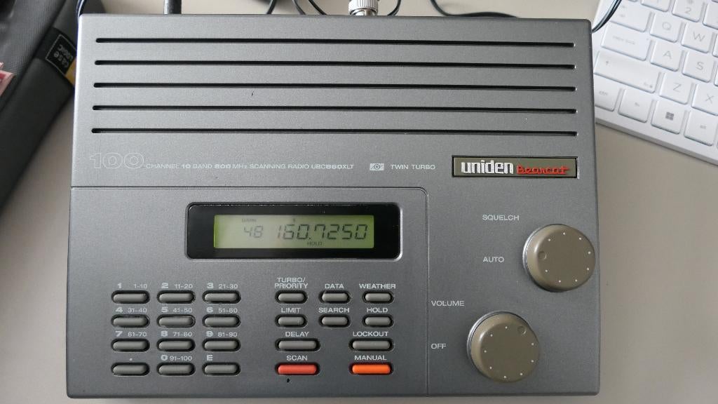Uniden BC860XLT scanner, met kleefvoet antenne, Telecommunicatie, Ophalen of Verzenden, Gebruikt, 30 tot 200 kanalen