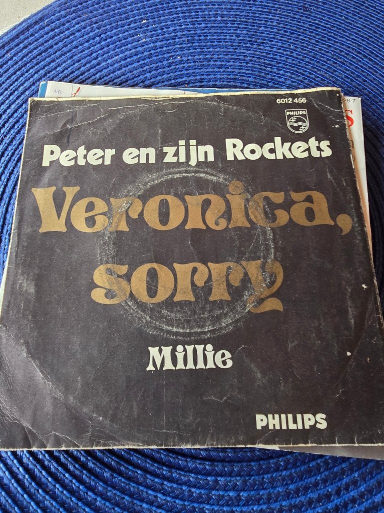 peter en zijn rockets veronica sorry / millie, Cd's en Dvd's, Vinyl | Nederlandstalig, Verzenden, Gebruikt, 7 inch, Levenslied of Smartlap