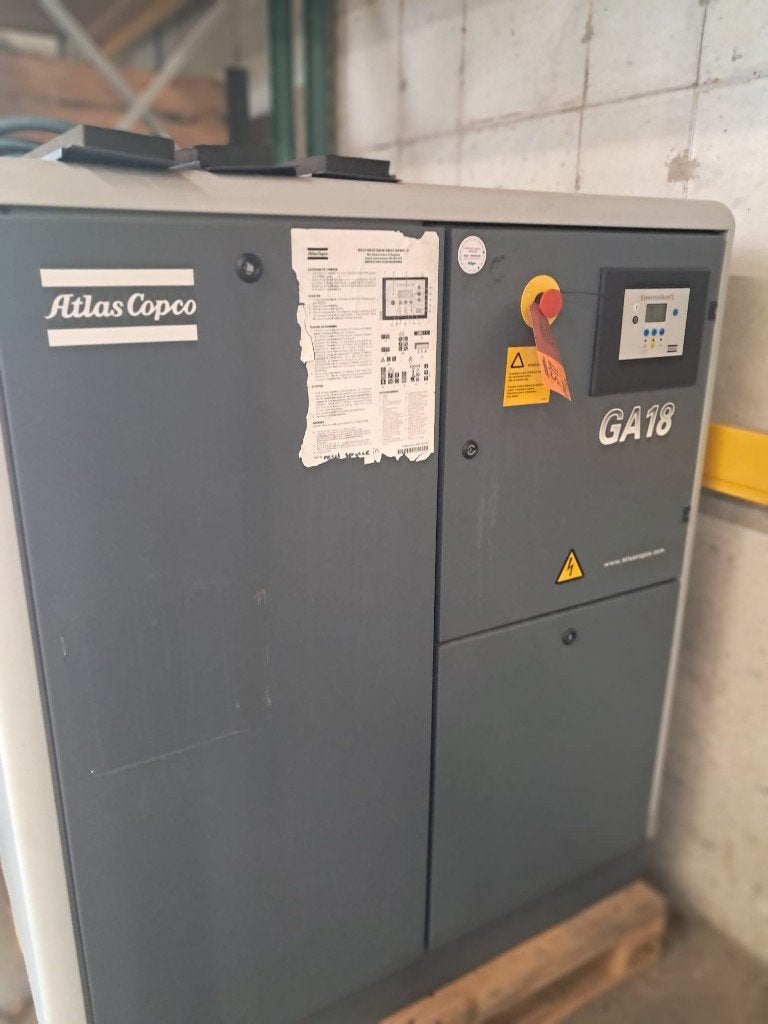 Schroef compressor Atlas Copco GA18, Doe-het-zelf en Verbouw, Ophalen, Geluidgedempt, Gebruikt, 800 liter/min of meer