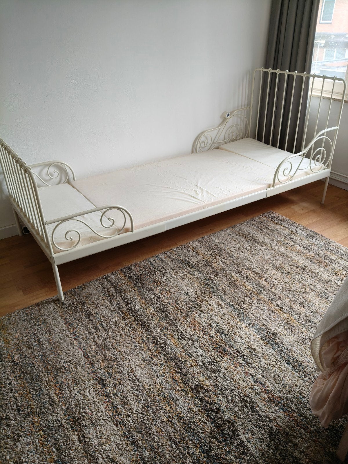 Meegroeibed Ikea Minnen met lattenbodem en deelbare matras, Kinderen en Baby's, Kinderkamer | Bedden, Gebruikt, 70 tot 85 cm, 180 cm of meer