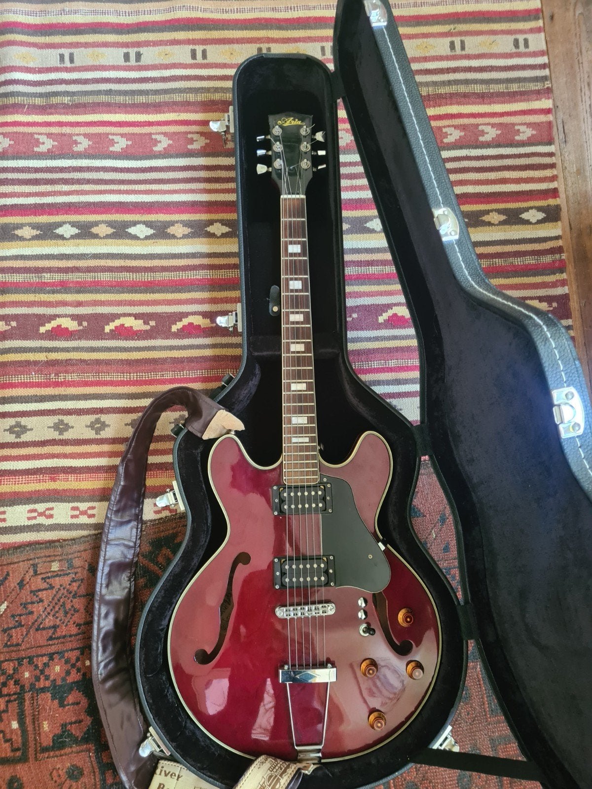 Aria gitaar Aria EA 200 WR, Ophalen of Verzenden, Solid body, Overige merken