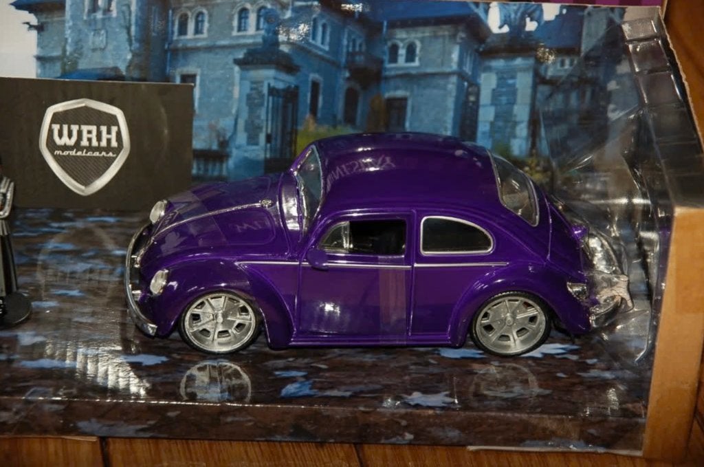 1:24 VOLKSWAGEN KEVER purple Wednesday JADA in box WRH, Hobby en Vrije tijd, Modelauto's | 1:24, Verzenden, Zo goed als nieuw