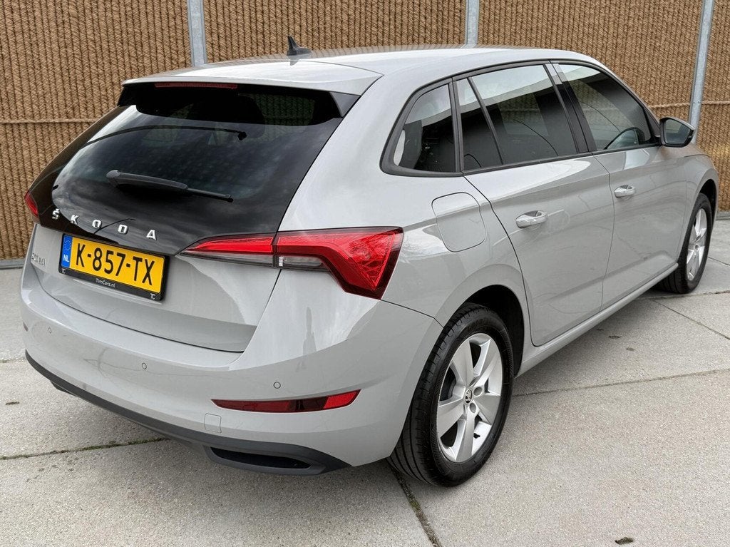 Skoda Scala 1.0 TSI Sport Business Automaat | Trekhaak uitkl, Auto's, Skoda, Scala, Gebruikt, Euro 6, 620 kg