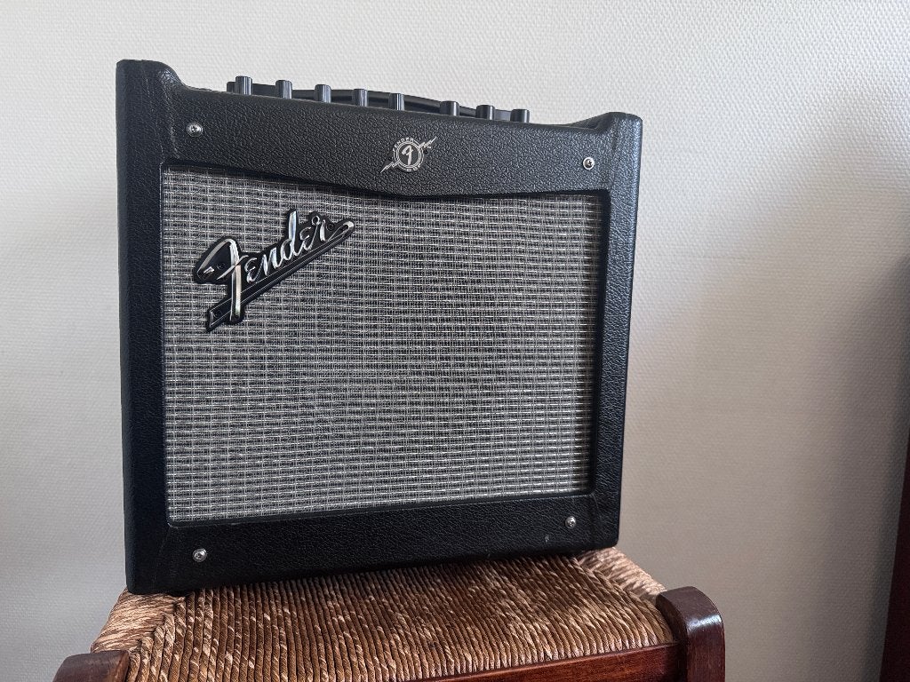 Fender Mustang 1V2 Gitaarversterker 20 Watt + Kabel 8"Speakr, Ophalen of Verzenden, Gebruikt, Gitaar, Minder dan 50 watt