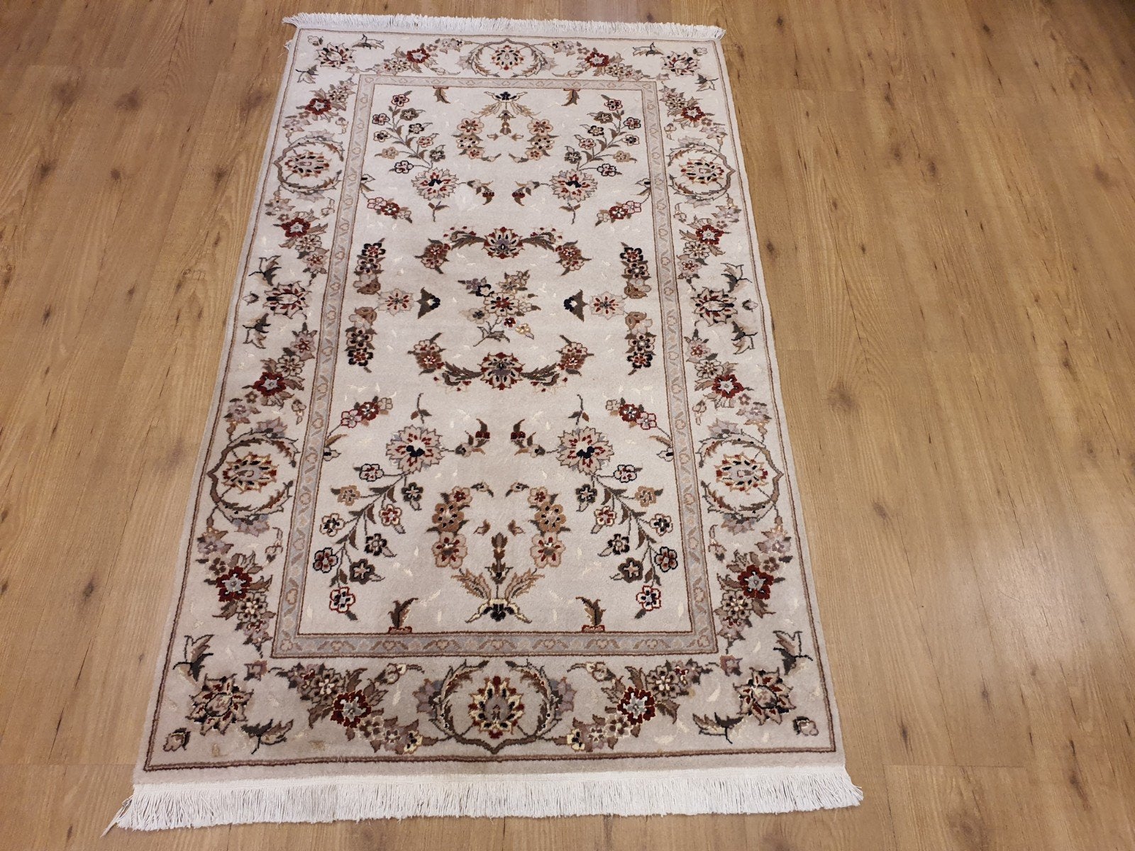 Vintage handgeknoopt perzisch tapijt 165x93

Het kl, Info@SlatsAntiek.nl, Tweedehands, Perzisch, 150 tot 200 cm