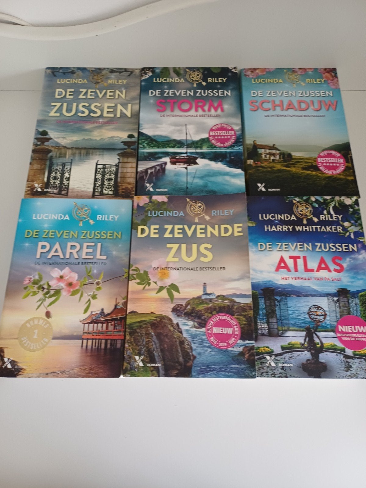 De zeven zussen  / Lucinda Riley  / 6 boeken, Boeken, Romans, Ophalen of Verzenden, Zo goed als nieuw