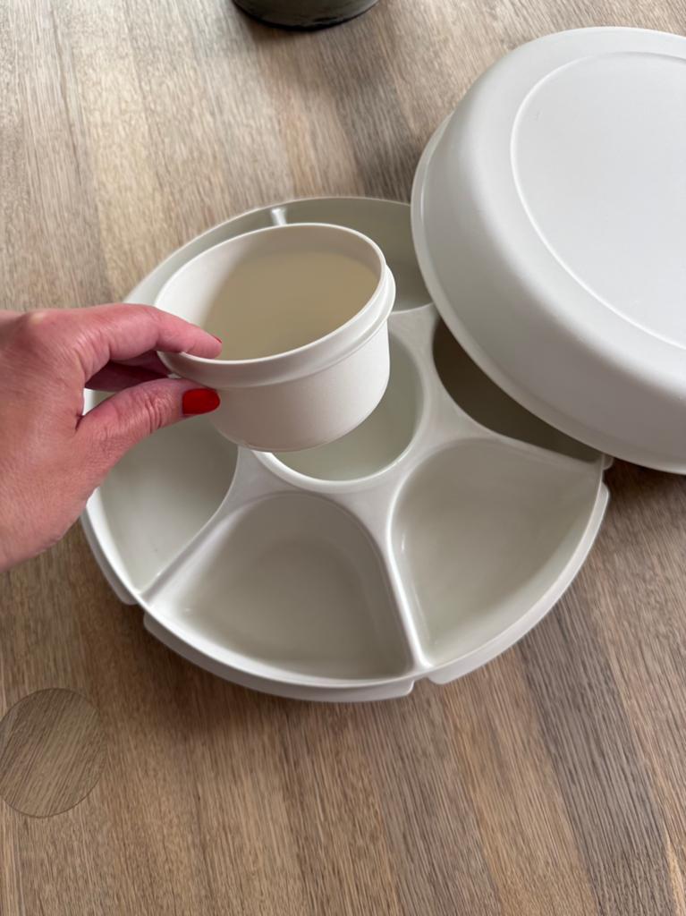 Tupperware hapjesschaal in mooie staat, Ophalen of Verzenden, Zo goed als nieuw, Wit, Schaal