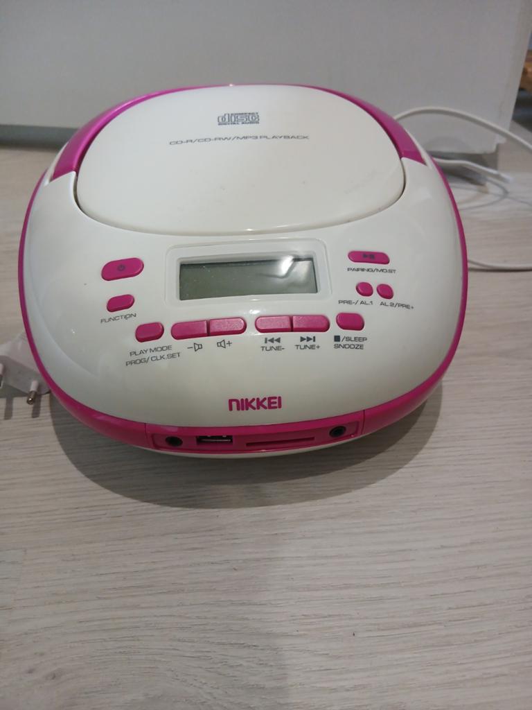 Nikkei cd speler met mp3 aansluiting radio wit roze meisje, Ophalen of Verzenden, Gebruikt, Overige merken, Draagbaar