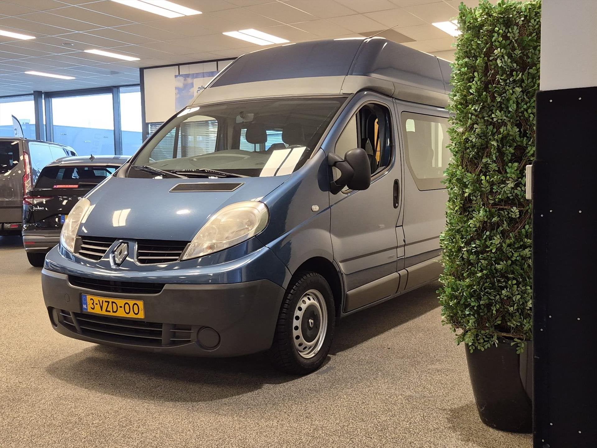 Renault Trafic L1H2 Rolstoelbus (airco) 5+1, Auto's, 13 km/l, Stof, Zwart, 4 cilinders