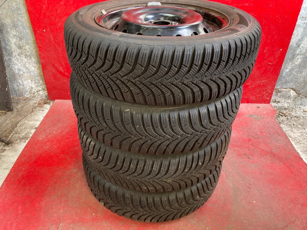 Winterbanden Suzuki Swift 175/65R15 Hankook, Auto-onderdelen, 15 inch, 175 mm, ., Banden en Velgen