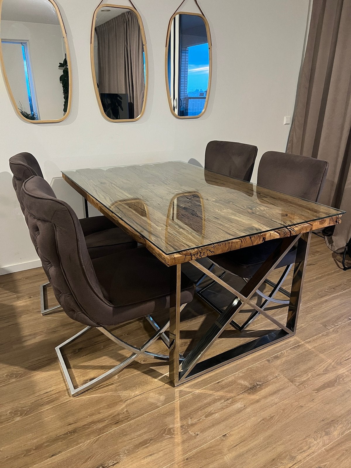 Foto 2 van Luxury dining set – natural wood & glass table + 4 chairs