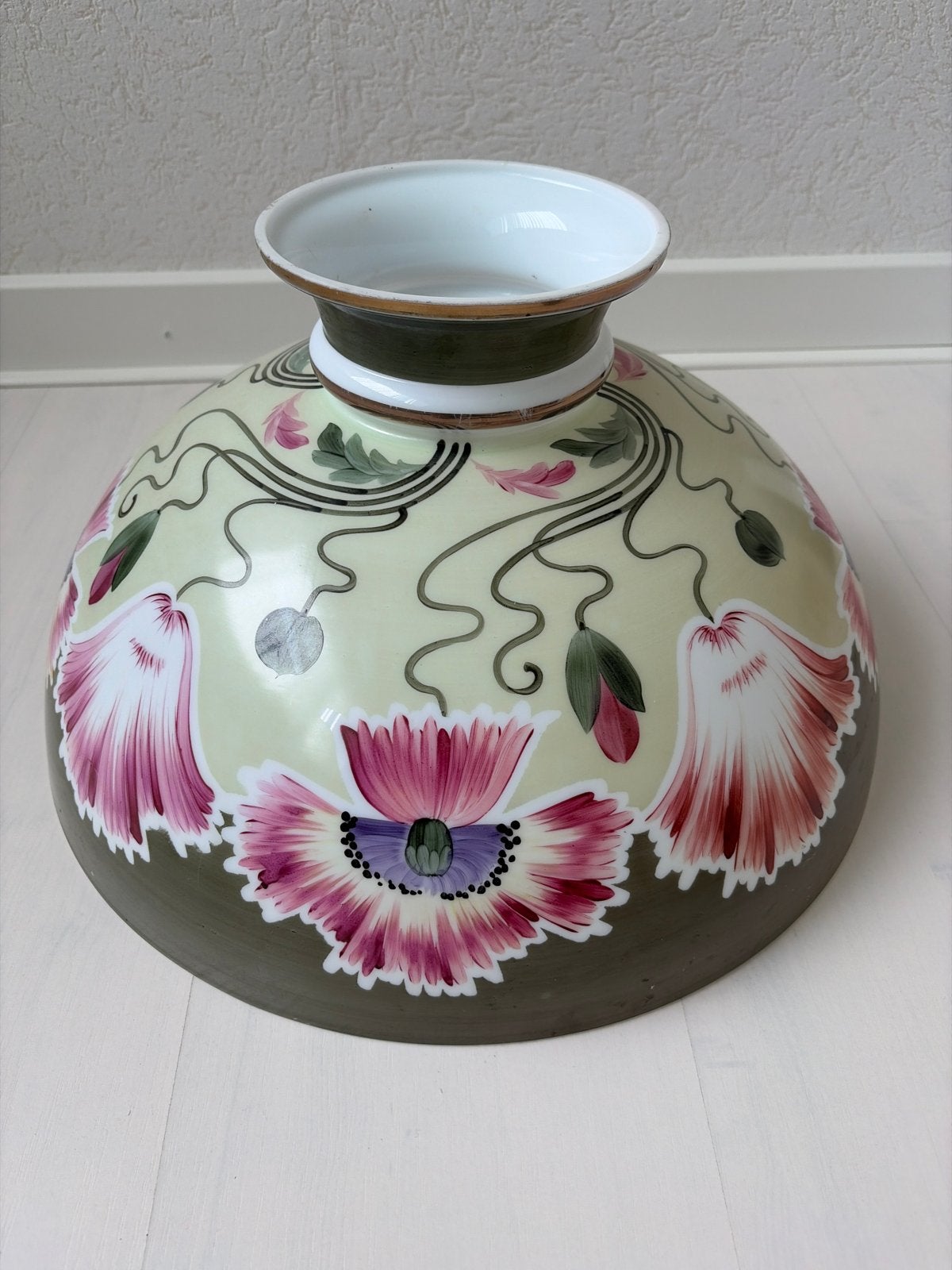 Antieke lampenkap met bloemmotief, Ophalen