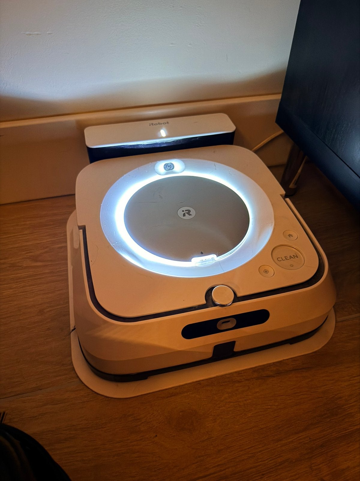 Irobot Braava jet m6, Ophalen, Zo goed als nieuw, Robotstofzuiger