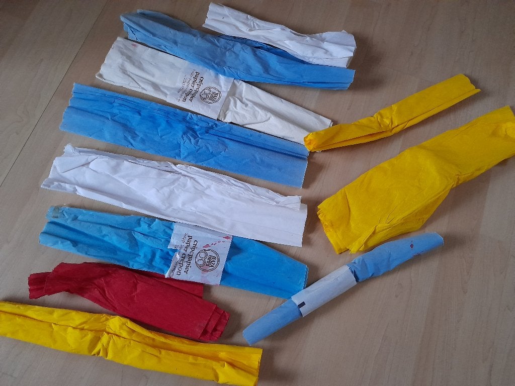 NIEUW VERSCHILLENDE STUKKEN CREPE PAPIER, Ophalen of Verzenden, Nieuw