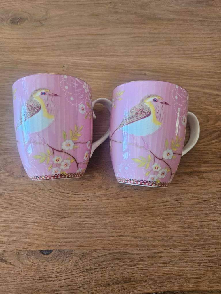Twee roze Pip Studio mokken met vogel en bloemen, Ophalen, Zo goed als nieuw, Overige stijlen, Kop(pen) en/of Schotel(s)