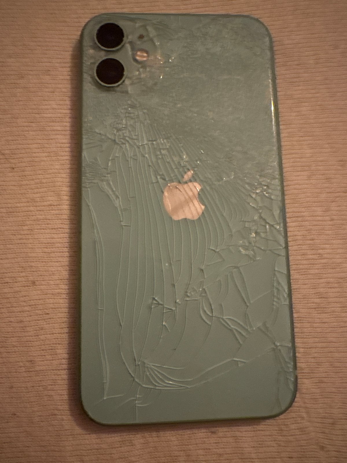 iPhone 11 voor onderdelen, Telecommunicatie, Mobiele telefoons | Apple iPhone, Zwart, 64 GB, Niet werkend, IPhone 11