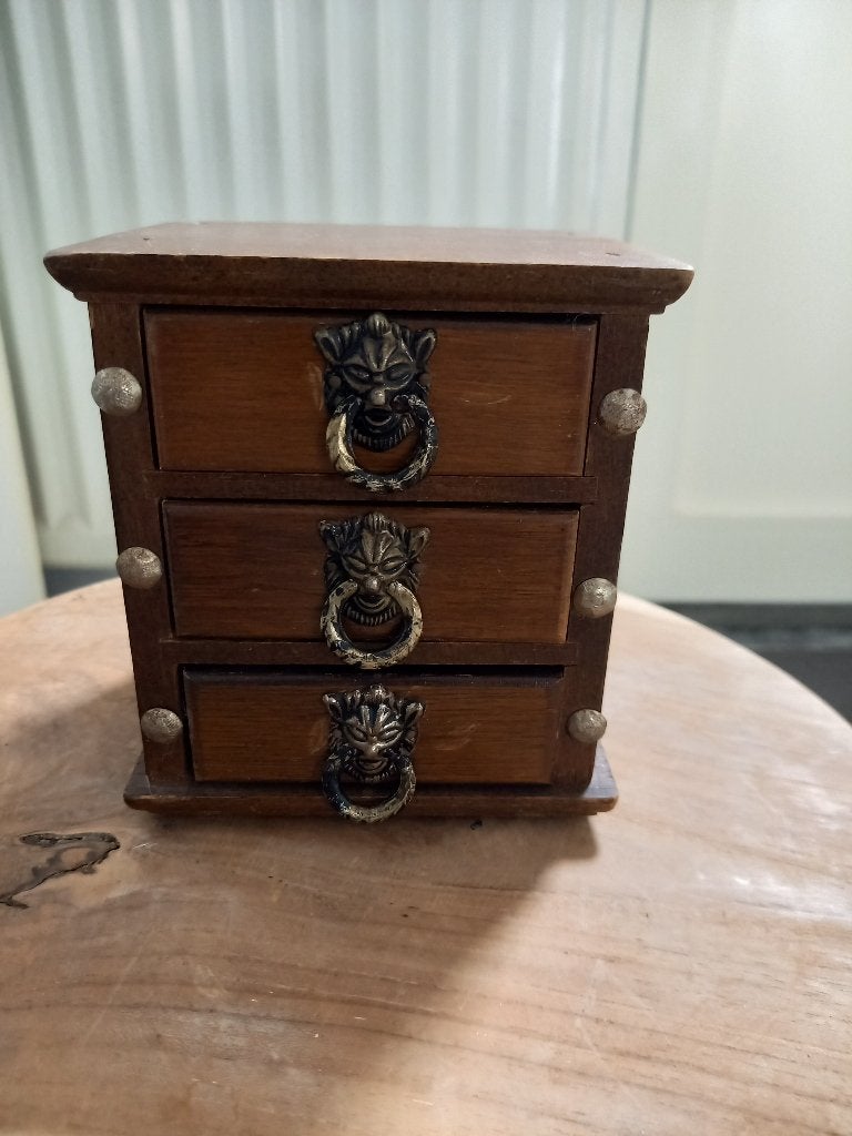 Brocante Houten Sieradenkastje Met Leeuwen 3 Laadjes, Antiek en Kunst, Ophalen of Verzenden