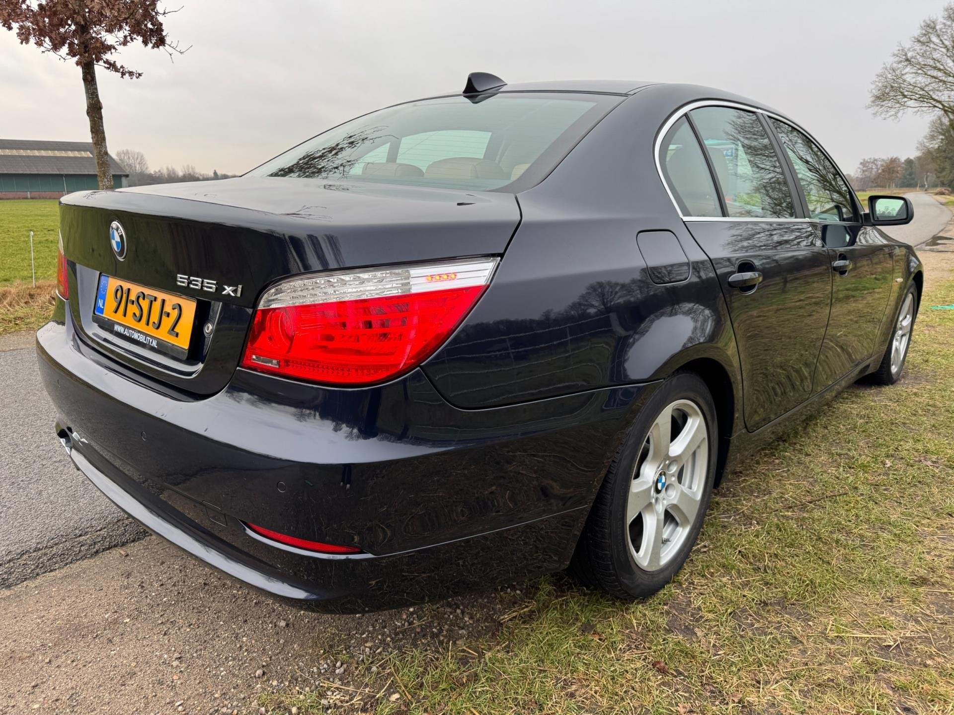 Bmw 5-serie 535XI 4wd prachtige auto 299pk, Auto's, BMW, Gebruikt, Blauw, Leder, Vierwielaandrijving