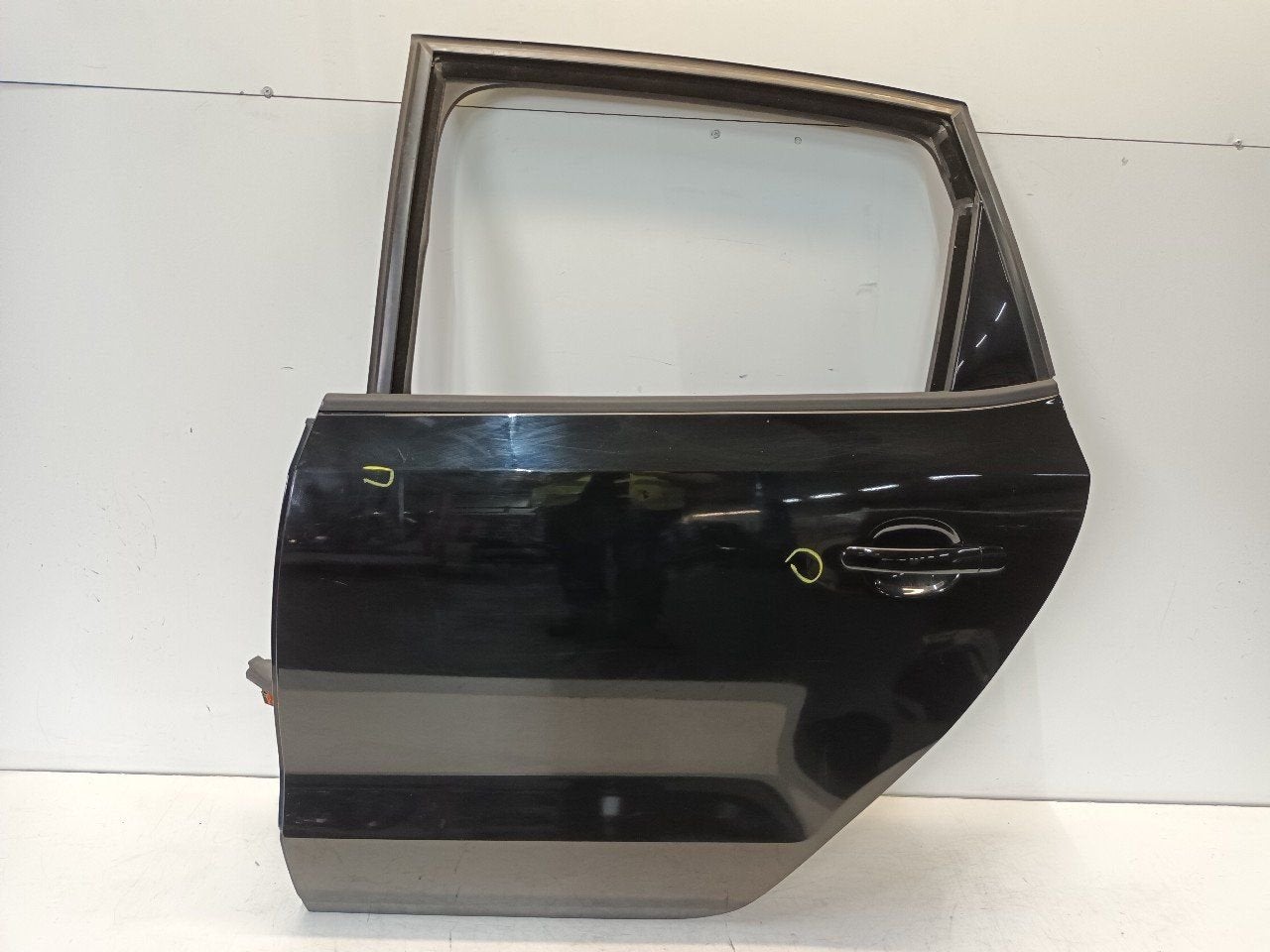 Portier links achter Volkswagen Polo, Onderdelen@venauto.nl, Van der Ven Autorecycling B.V., Gebruikt, Ettenseweg 76, 4706 PB Roosendaal, The Netherlands