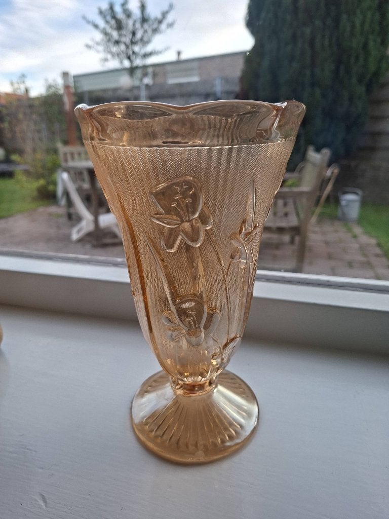 Vintage vaas, Ophalen of Verzenden, Met patroon/structuur, Roze, Glas