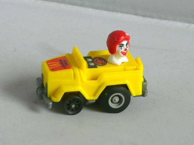 McDonalds 1987 # Ronald McDonald in autootje - ca. 5 cm, Ophalen of Verzenden, Zo goed als nieuw