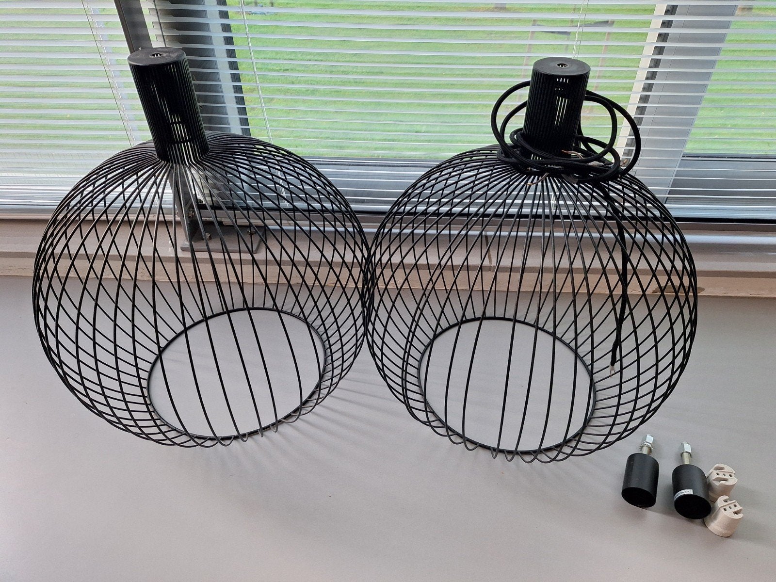 2x wire hanglampen - zwart metaal -  50 cm