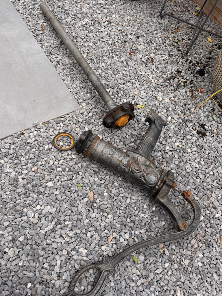 Waterpomp voor een wijnvat, Ophalen, Gebruikt, Handmatig, Regentonpomp