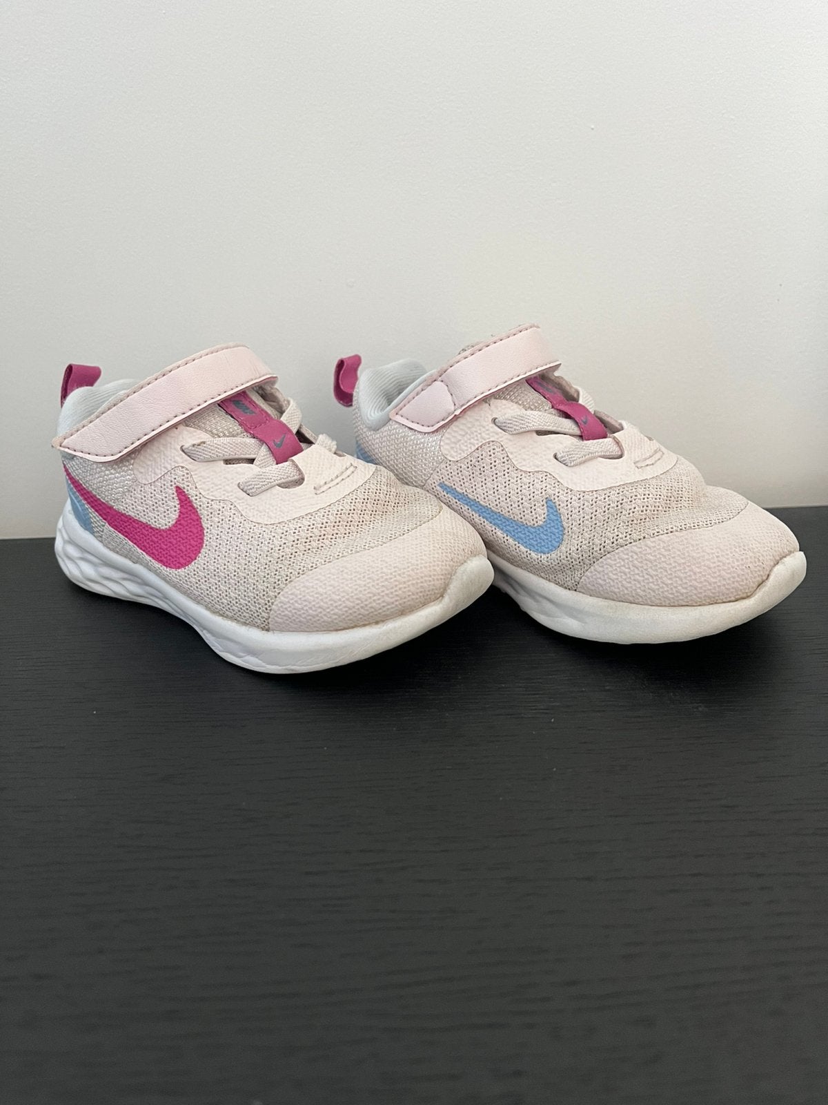 Nike sneakers maat 23,5, Ophalen of Verzenden, Zo goed als nieuw, Jongen, Schoenen
