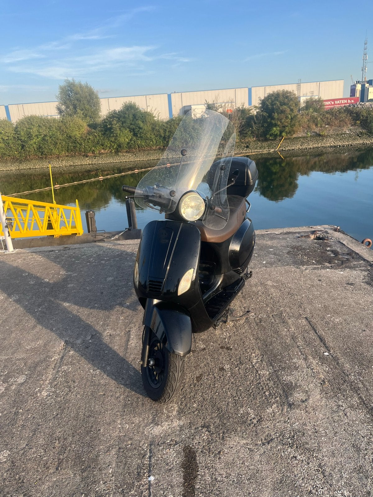 Zwarte Senzo scooter 45km per uur, Gebruikt, Benzine, Ophalen, Overige merken