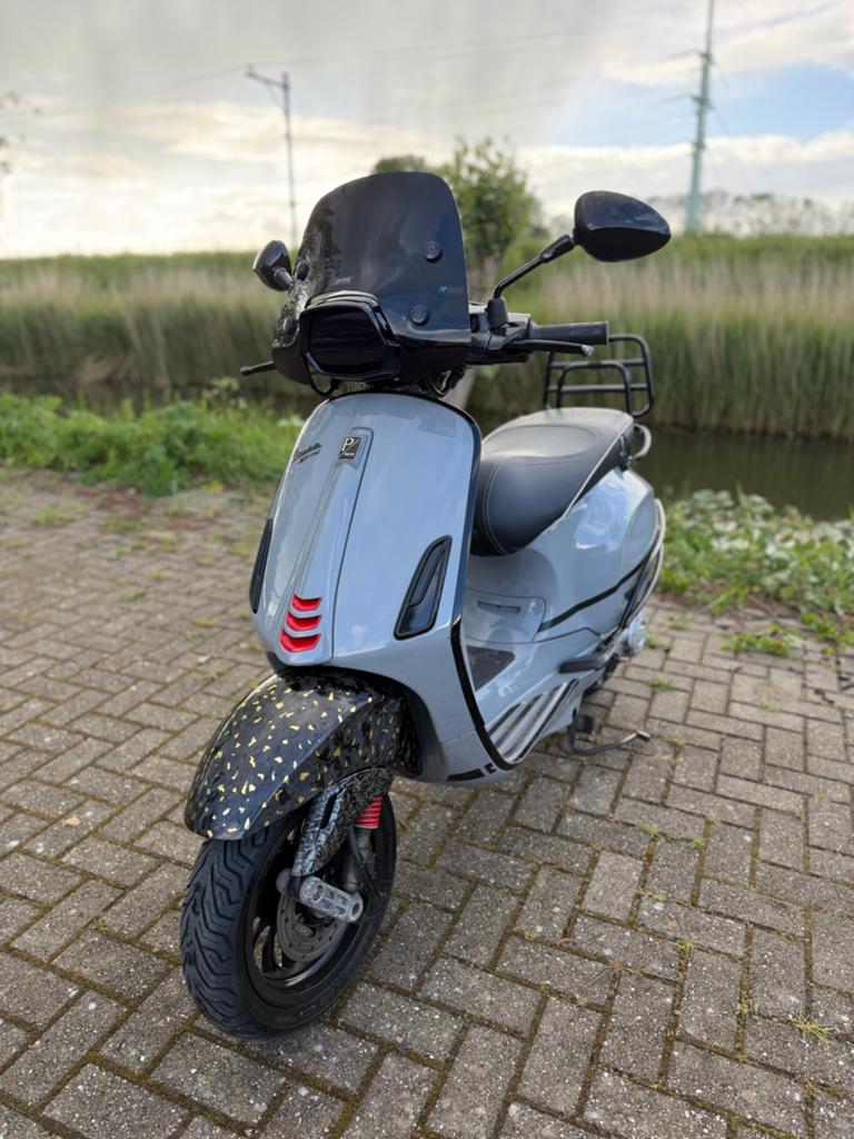 Vespa sprint 80cc (iget), Ophalen of Verzenden, Zo goed als nieuw
