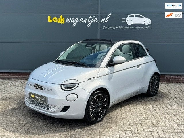 Fiat 500 C e La Prima 42 kWh Cabrio by Bocelli *6.100 km, Gebruikt, Cabriolet, 4 stoelen, Wit