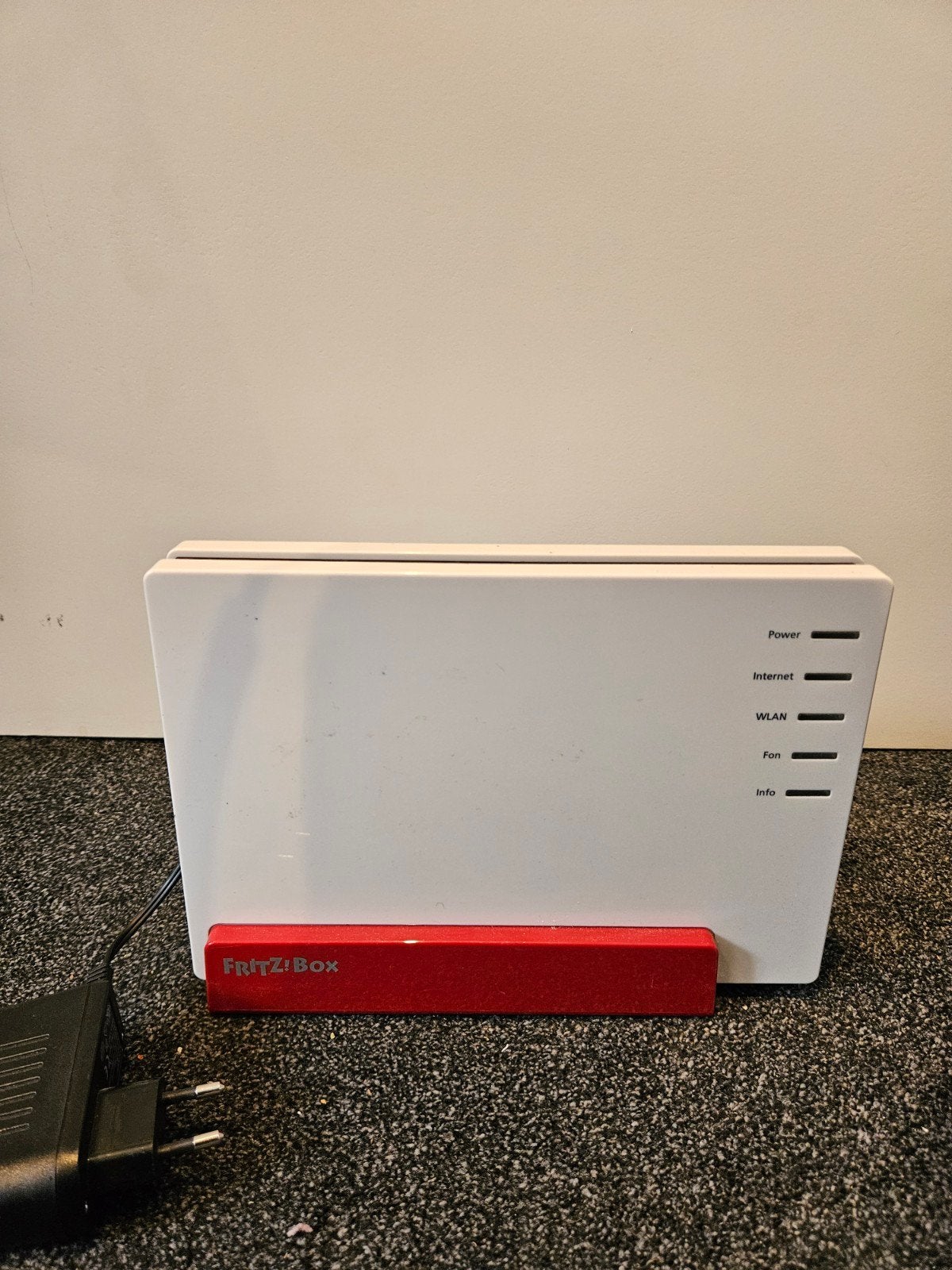 Fritzbox 7581 Router, Ophalen of Verzenden, Zo goed als nieuw, Router met modem, Fritz!Box