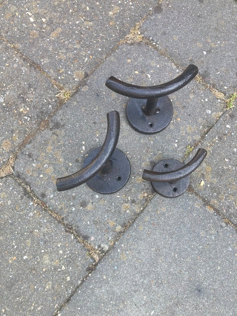 Gietijzeren zwarte haken, Huis en Inrichting, Woonaccessoires | Kapstokken, Gebruikt, Wandhaken, Ophalen of Verzenden, Minder dan 100 cm