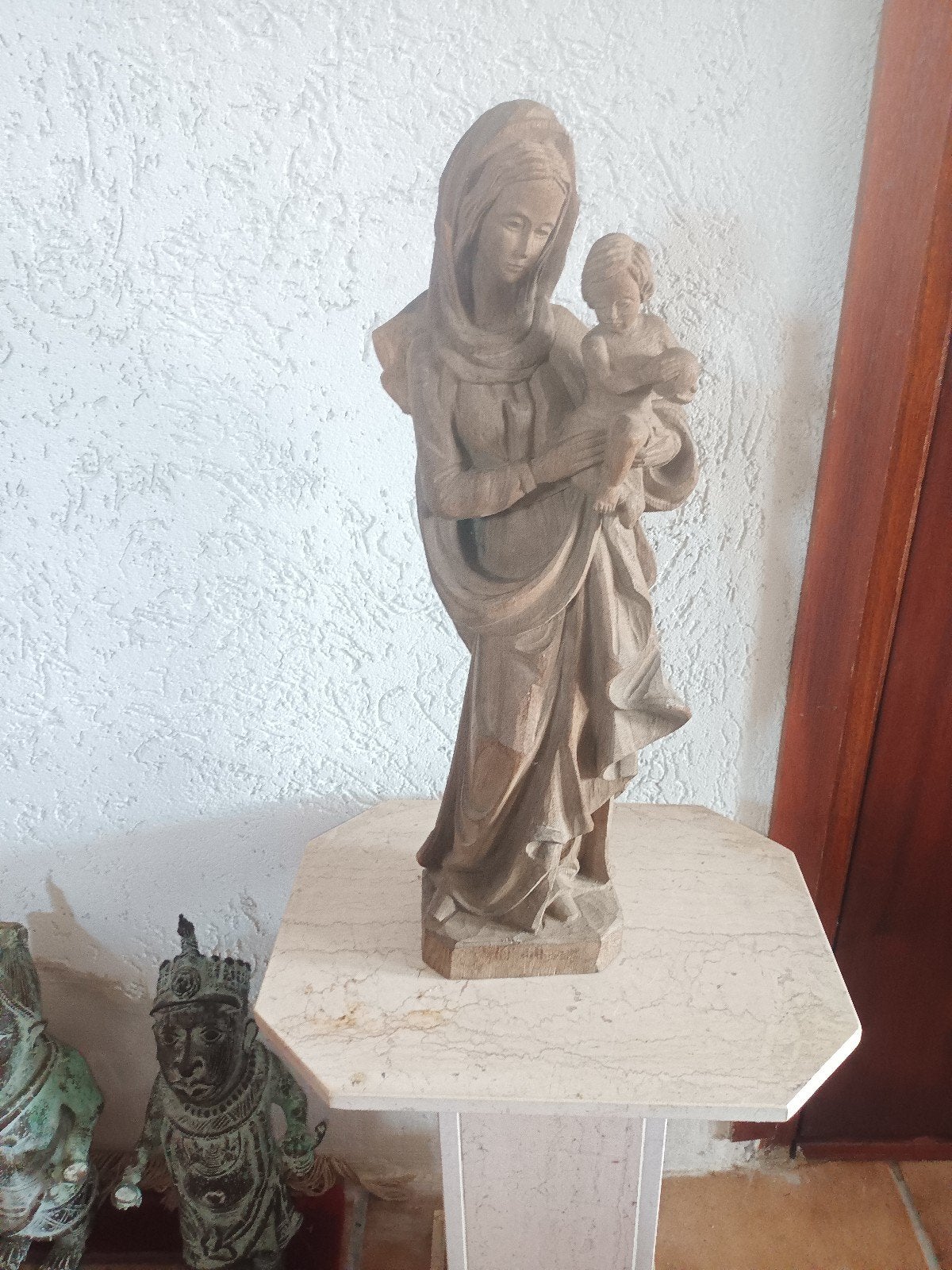 Houten beeld Maria met kind - Religieuze kunst, Antiek en Kunst, Ophalen of Verzenden, Handgemaakt, 20 - 50 cm, Beeld