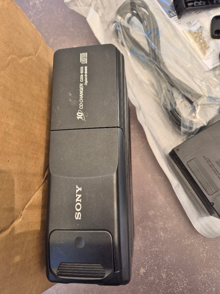 Sony 10 cd wisselaar auto CDX-605, Auto diversen, Autoradio's, Ophalen, Zo goed als nieuw