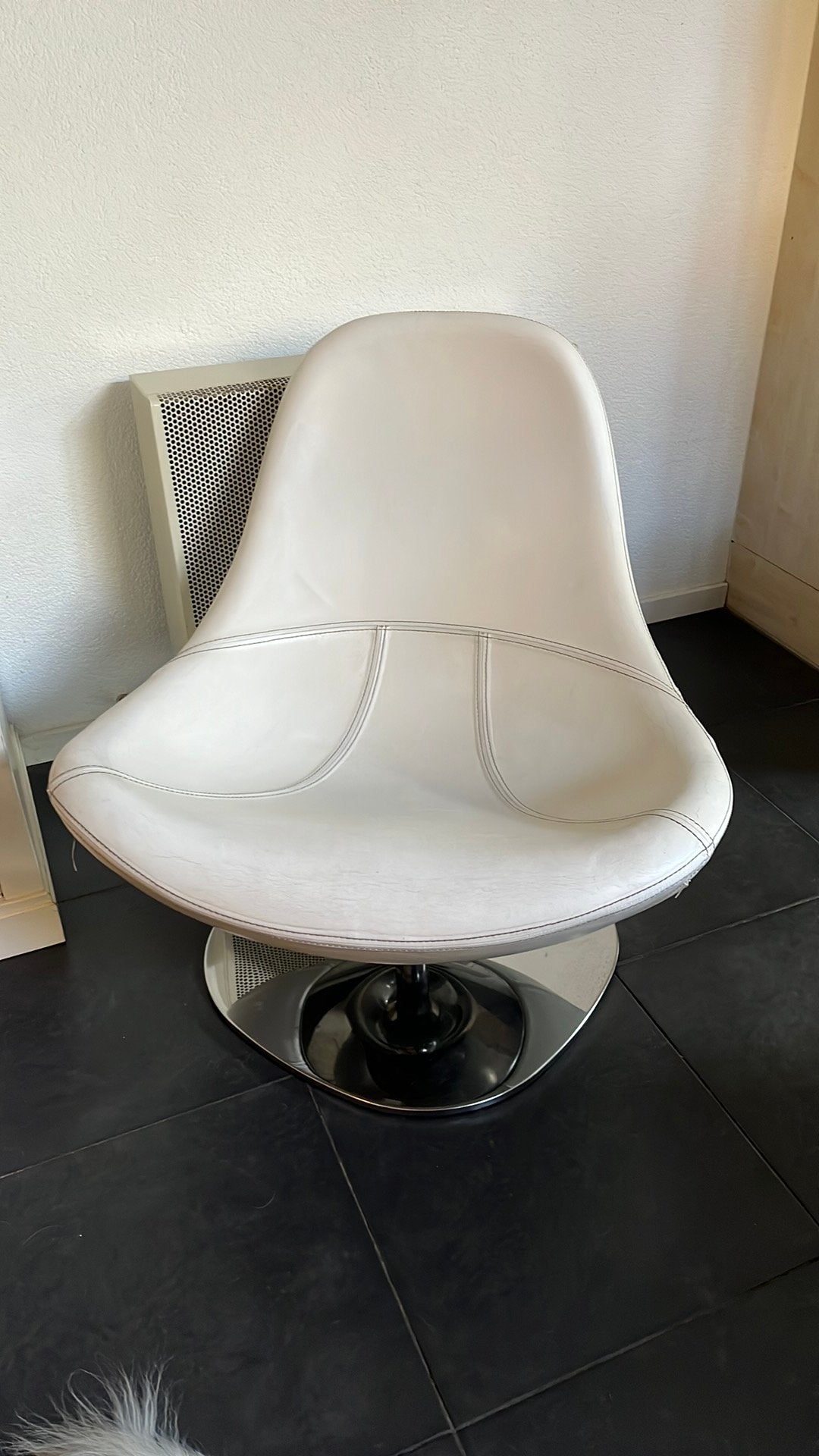 Ikea wit leren draai stoel fauteuil, Huis en Inrichting, Fauteuils, Ophalen of Verzenden, Gebruikt, Leer, 50 tot 75 cm