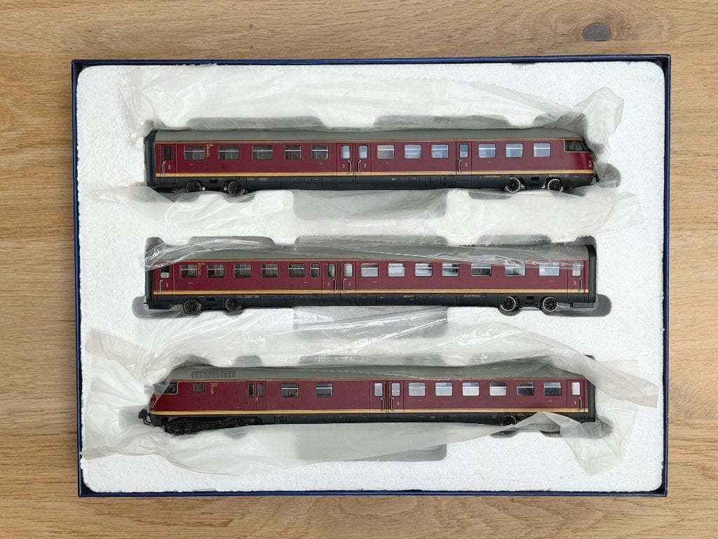 Foto 20 van DB dieseltreinstel VT12.5 - Music Edition (Roco 63136)