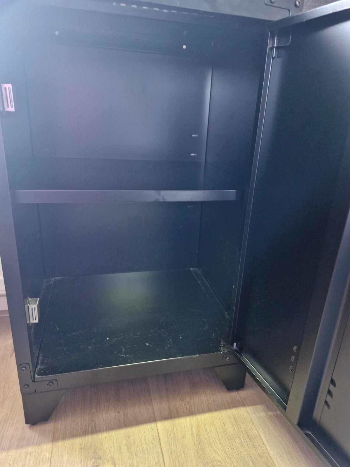 Stoer zwart metalen locker nachtkastje JAX, Huis en Inrichting, Kasten | Lockerkasten, Ophalen