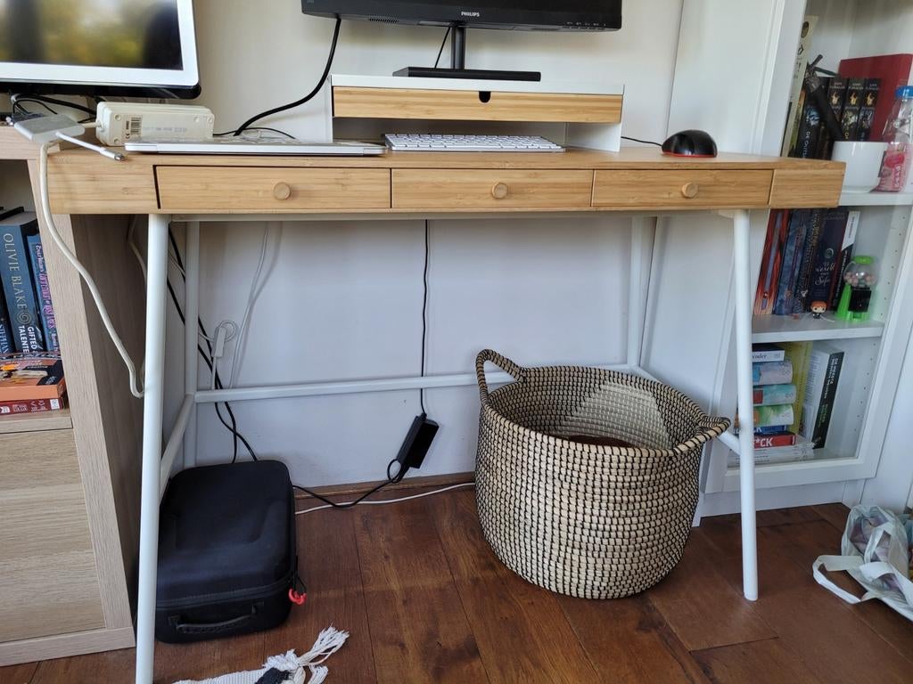Ikea Lilläsen bureau, Huis en Inrichting, Barren, Ophalen of Verzenden, Zo goed als nieuw