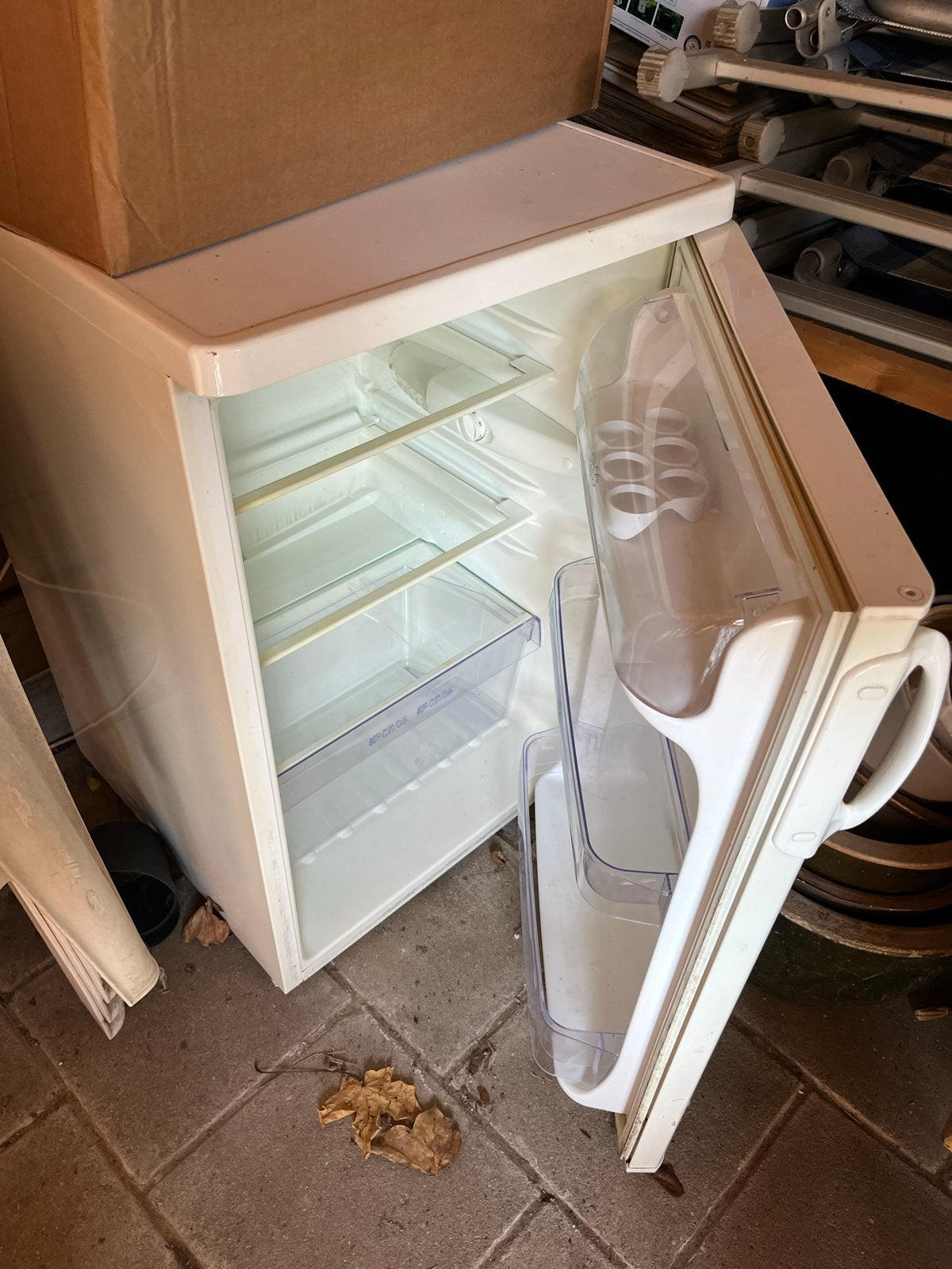 Zanussi Koelkast, 75 tot 100 liter, 45 tot 60 cm, Ophalen, 85 tot 120 cm