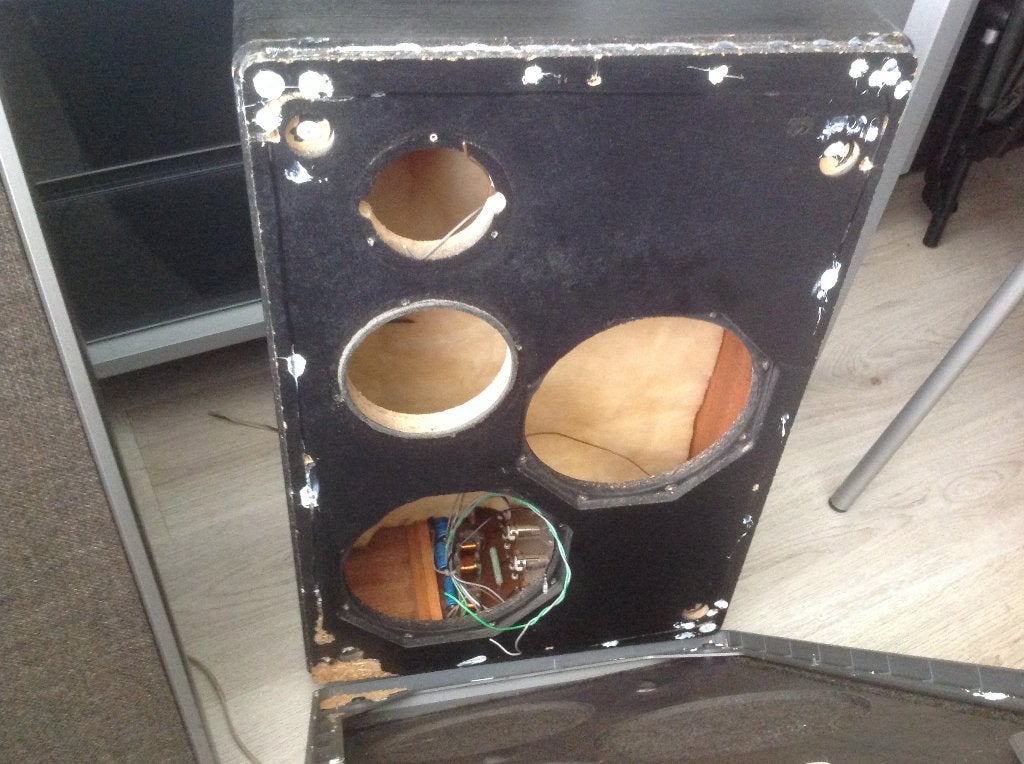 Alleen luidsprekerbehuizingen Philips 22AH468 /00R ==€ 45,00, Gebruikt, 120 tot 150 watt, Ophalen of Verzenden, Stofbestendig