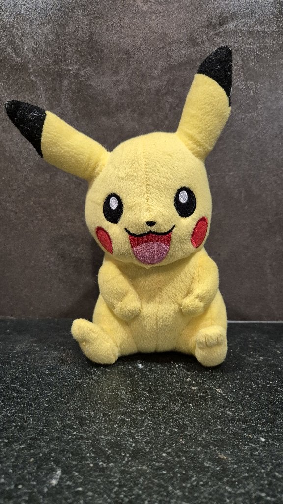 Pickachu knuffel, Pokemon, 24cm. Tomy. 5B14, Tweedehands verkoop, Tweedehands verkoop, Gebruikt, Overige typen