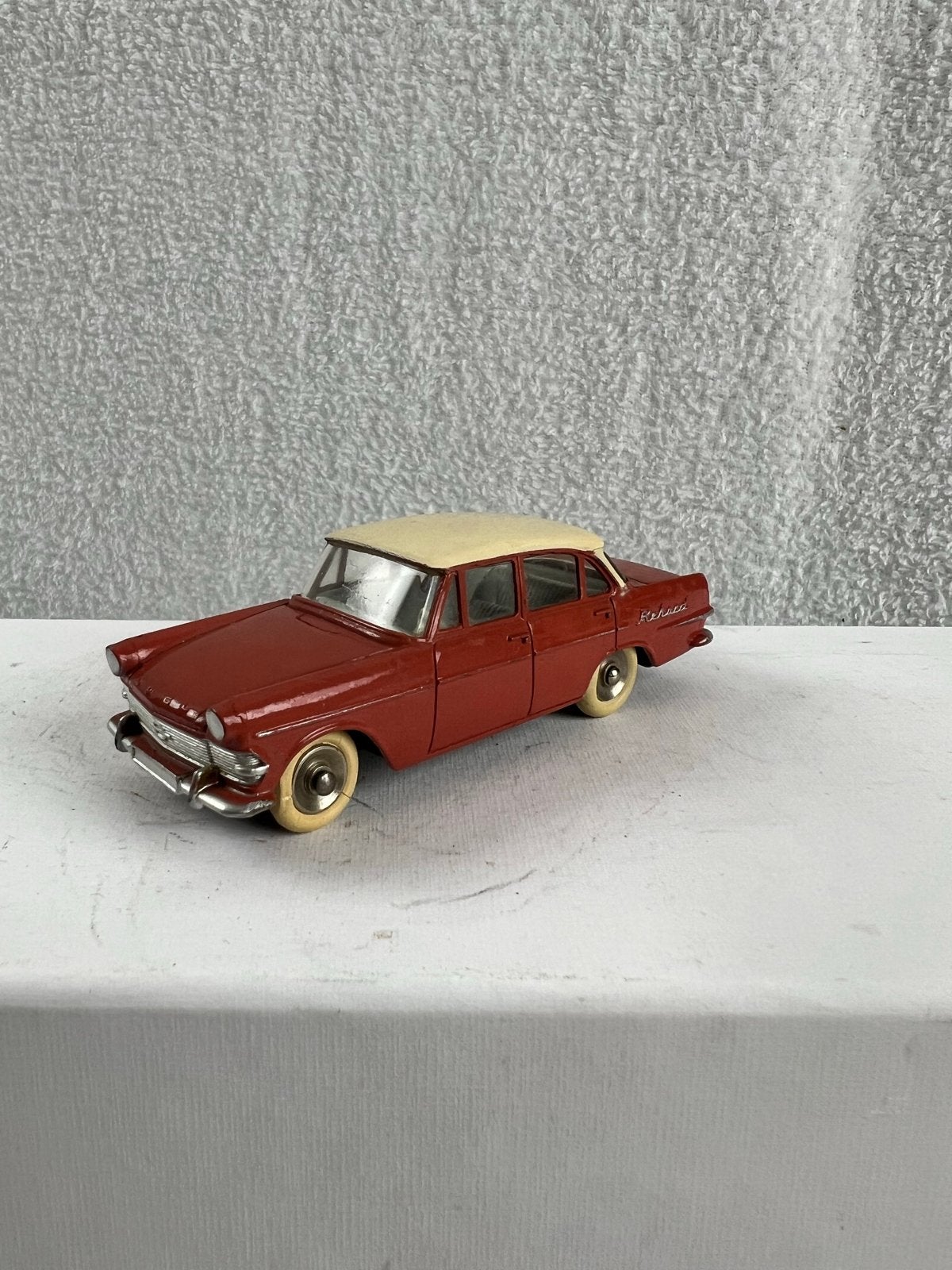 Dinky Toys Opel Rekord - Vintage Speelgoedauto, Ophalen of Verzenden, Gebruikt, Auto